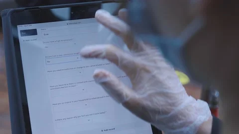 A restaurant staff using a tablet at work Stock Footage 151014737