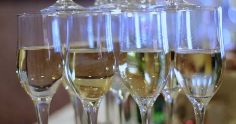 Restaurant. Table. Buffet. Drinks. Wine. Stockbeeldmateriaal 51448339