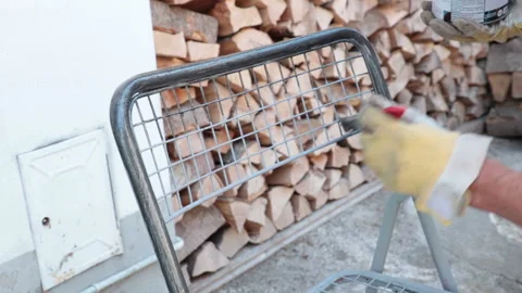 Restoration work with brush 库存影片 134592785