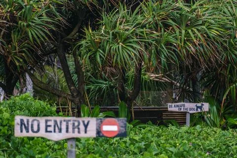 Restricted Entry and Beware of Dog Signboards Foto stock