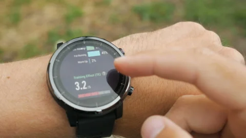 Results of a running training session on smart watch. Smartwatch. Hand with s 스톡 동영상 91430119