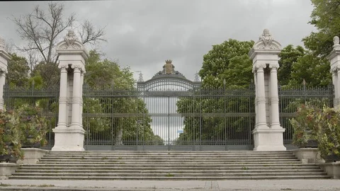 Retiro Park- Spain Gate closed due to COVID19 lockdown Madrid. 動画素材 130027473