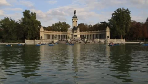 Retiro3 動画素材 8931774
