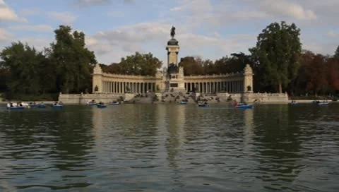 Retiro4 動画素材 8931789