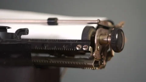 Retractable element of an old typewriter 4K Vidéo 146484699