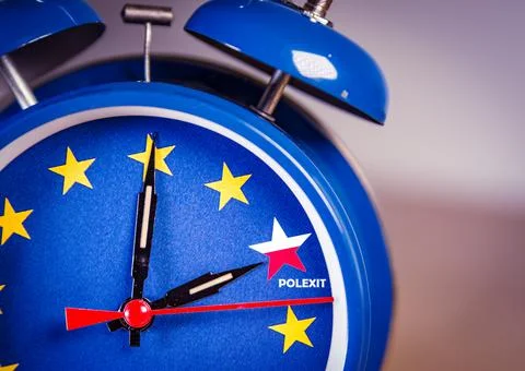 Retro alarm EU clock representing the conflict with Poland and Polexit Foto stock