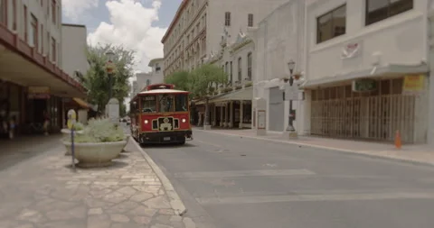 A retro buss arriving at a buss stop in San Antonio Stock Footage 149348386