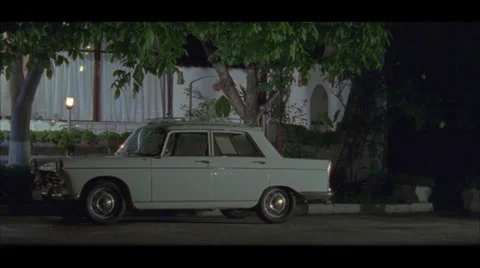 Retro car in the night. Video stock 38362459