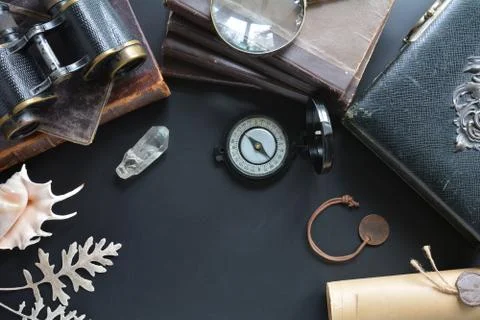 Retro composition on desk with traveler items Foto stock