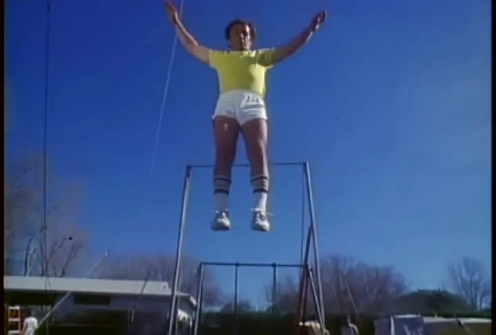 Formålet Beloved Behandling A retro man jumps on a trampoline. | Stock Video | Pond5