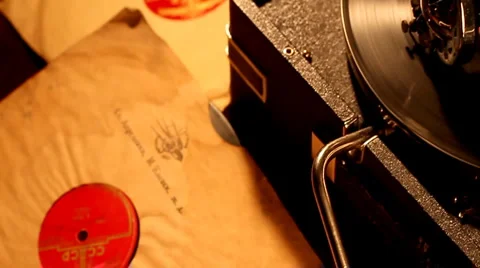 Retro portable phonograph Stock-Footage 930706