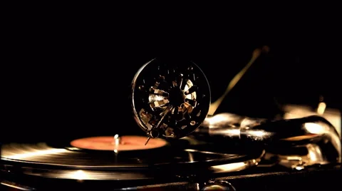 Retro portable phonograph Stock-Footage 930714