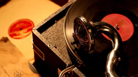 Retro portable phonograph Stock-Footage 930746