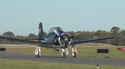 Retro propeller airpcraft Video stock 37681030