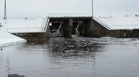 Retro river dam top ducks swim winter water Stock Footage 22536296