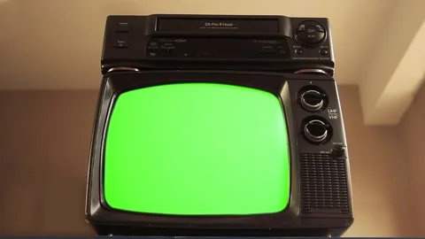 Retro TV With Static Noise Switching To Chroma Key After VHS Insertion Vidéo 129707973