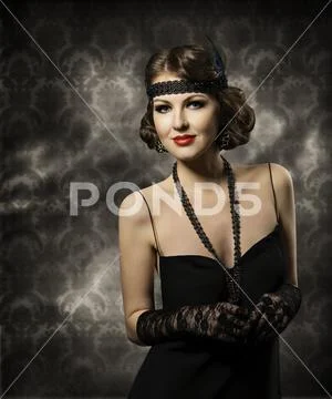 Retro Woman Hairstyle Portrait, Elegant Lady Make Up with Vintage Hair Style Stock-Fotos