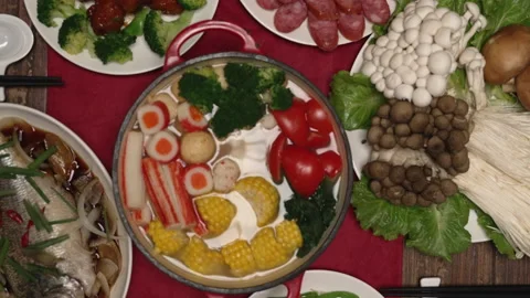 A reunion dinner feast with hot pot Video stock 219399868
