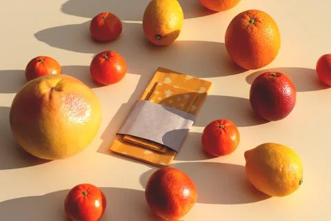 Reusable food beeswax wrappers in different sizes. Organic fabric covers for 스톡 사진