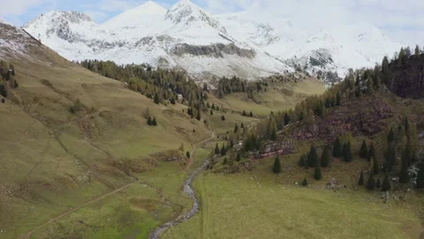 Reveal shot, autumn in the Italian alps Stock Footage