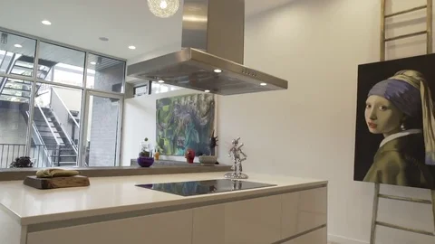 Revealing a modern style kitchen Видео 80326660