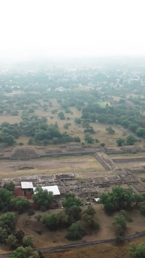 Revealing the Pyramid of the Sun from the Temple of the Moon in Teotihuacan Stock Footage 339832094