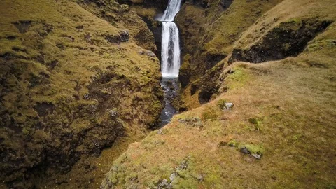 Reveiling waterfall Video stock 85626038