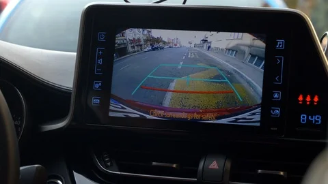 Reverse camera on display in car 스톡 동영상 129111358