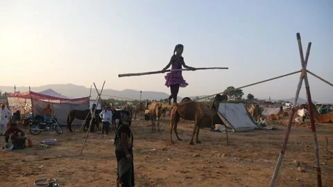 Reverse Tightrope walking Video stock 198011607