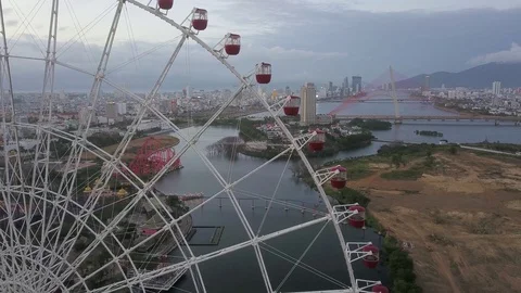 The Review Wheel is big. Vídeo Stock 128281123