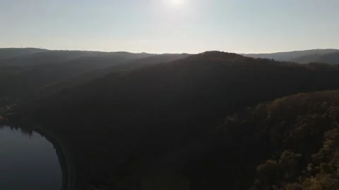 Rhine River Bend Sunlit Forest Ridge Aerial Boppard Germany Vídeo Stock 338409588