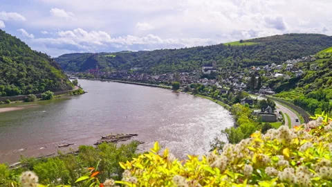 Rhine River bending by the small medieval village of Oberwesel Stock-Footage 303678435