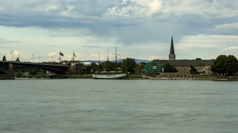 Rhine River at Day Time Timelapse 4K / Mainz, Germany  Vídeos de archivo 132958679