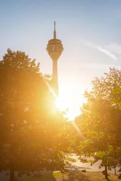 Rhinetower at sunset in Dusseldorf Foto stock