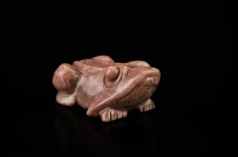 Rhodonite frog Фото