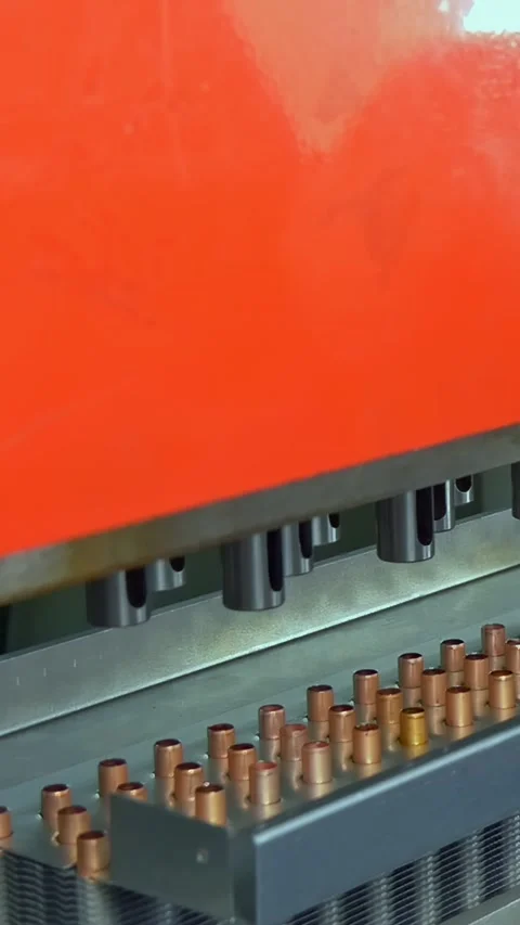 Rhythmic Operation Forms Intricate Copper Tube Array Vídeo Stock 344608057