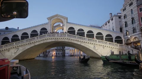 Rialto Bridge in Venice Stock-Footage 76216882