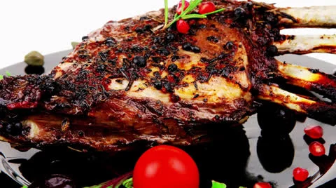 Ribs on black plate Vídeos de archivo 25202659