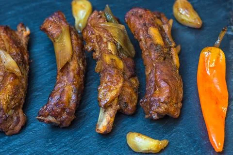 Ribs chips garlic chilly close-up Stockfoto's