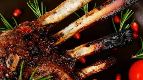 Ribs portion on plate Vídeos de archivo 22218827