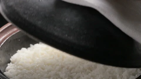 Rice cooked in a pot Video stock 161798415