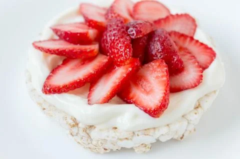 Rice cracker with berries Stock Photos