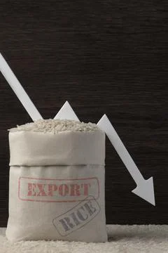 Rice export. Reducing the export of rice and cereals. World food crisis. Hunger Foto stock