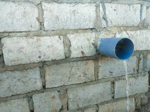 The rice fields are irrigated using pump wells with the technique of pumpin.. Foto stock