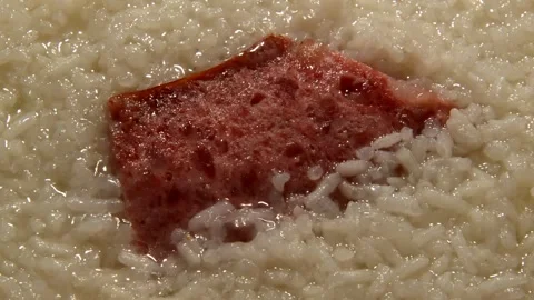 Rice with sliced sausage Видео 312379574
