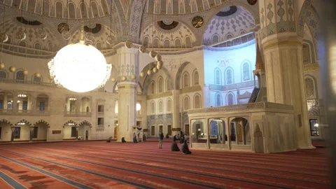 Rich interior of Kocatepe Mosque, the largest Masjid in Ankara, Turkey. 스톡 동영상 178122906