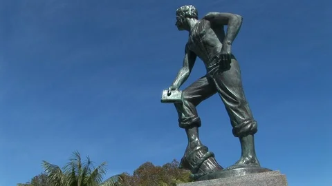 Richard H Dana statue side view Stock-Footage 90195073