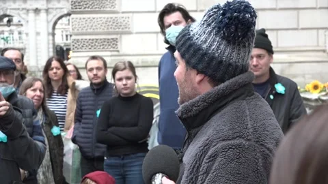 Richard Ratcliffe displays a patchwork cloth as he ends his hunger strike Stock-Footage 165111678