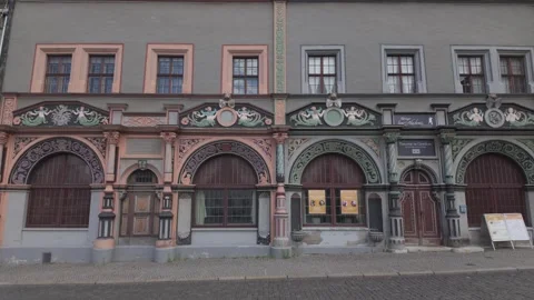 Richly decorated renaissance house of the painter Lucas Cranach in Weimar 库存影片 344794744