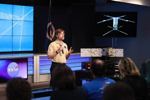 Rick Doe, payload program manager at SRI International, discusses the Enhan.. Foto stock